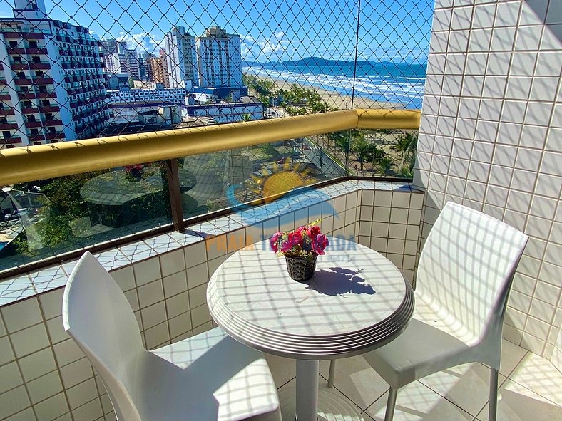 Apartamento com linda vista para o mar, prédio com piscina